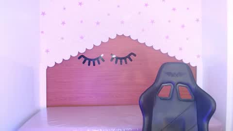 CARLYE   online show from November 25, 2025, 3:06 am