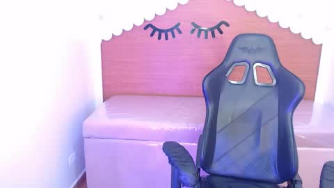 CARLYE   online show from November 27, 2025, 3:41 am