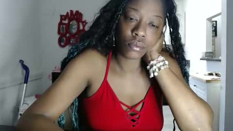 Snapshot of carliecreams chatting on April 7, 2026, 2:12 am Carlie online show from April 7, 2026, 2:12 am