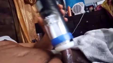 Snapshot of carlos91342 chatting on February 19, 2026, 10:00 am Carlos online show from February 19, 2026, 10:00 am