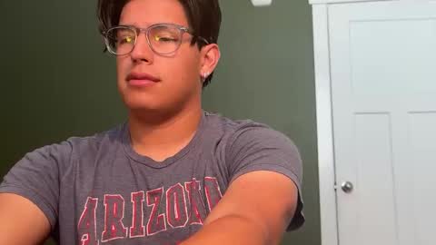 carlosjosecb2 online show from November 19, 2025, 5:46 pm