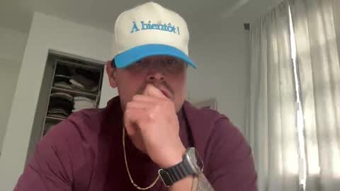 carlosportillo2186 online show from April 15, 2026, 10:43 pm