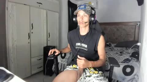 Snapshot of carlossmi01 chatting on July 5, 2026, 7:54 pm carlossmi01 online show from July 5, 2026, 7:54 pm