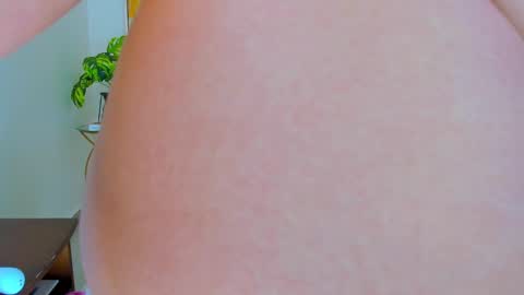 Snapshot of carlota_peach chatting on January 3, 2025, 3:44 pm Andrea online show from January 3, 2025, 3:44 pm