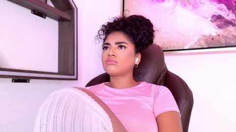 Carly Monroe  online show from November 1, 2025, 10:12 pm