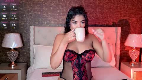 Carly Monroe  online show from November 25, 2025, 10:04 am