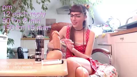 Snapshot of carlypearls chatting on February 9, 2025, 1:56 pm Carly Pearls online show from February 9, 2025, 1:56 pm