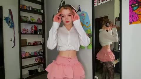 Elina online show from May 24, 2026, 10:37 pm