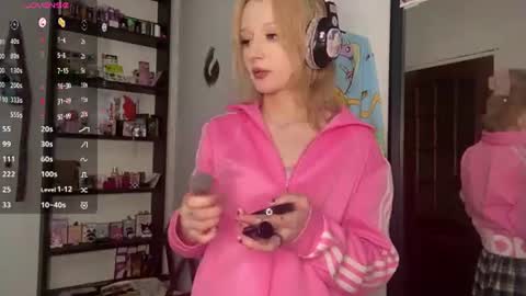 Snapshot of carmenlavelli chatting on June 25, 2026, 9:41 pm Elina online show from June 25, 2026, 9:41 pm