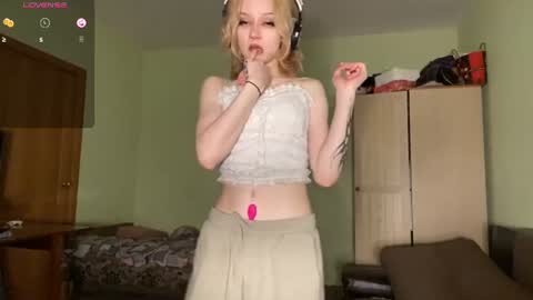 Snapshot of carmenlavelli chatting on July 6, 2026, 11:40 pm Elina online show from July 6, 2026, 11:40 pm