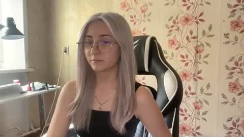 Snapshot of carmenlavelli chatting on July 8, 2026, 11:04 am Elina online show from July 8, 2026, 11:04 am