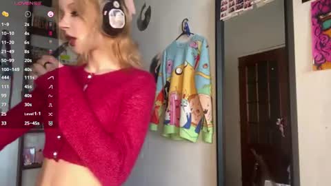 Snapshot of carmenlavelli chatting on July 10, 2026, 7:45 am Elina online show from July 10, 2026, 7:45 am
