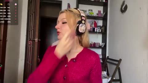Snapshot of carmenlavelli chatting on July 14, 2026, 9:58 am Elina online show from July 14, 2026, 9:58 am