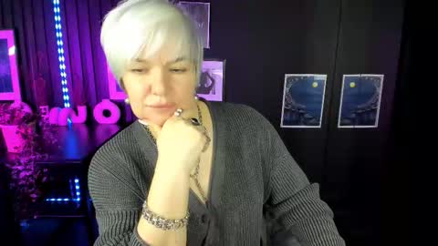 Snapshot of carmensoft chatting on December 19, 2025, 9:44 pm Carmen online show from December 19, 2025, 9:44 pm