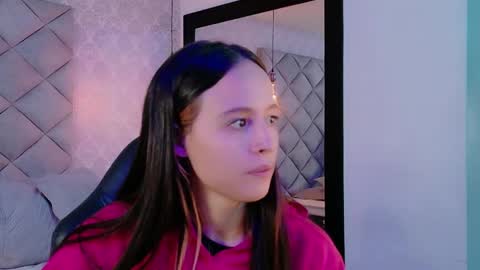 caro_adams1 online show from November 26, 2025, 11:33 am