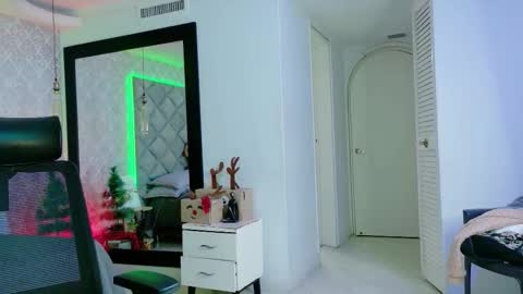 caro_adams1 online show from January 10, 2026, 10:50 am