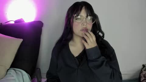 Snapshot of caro_linadorothy chatting on March 5, 2026, 5:31 pm carolina dorothy online show from March 5, 2026, 5:31 pm