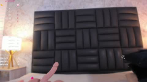 Snapshot of caro_martinezz chatting on February 7, 2025, 8:33 am online show from February 7, 2025, 8:33 am