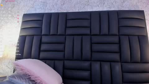 Snapshot of caro_martinezz chatting on February 14, 2025, 8:10 am online show from February 14, 2025, 8:10 am