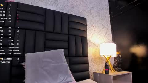 Snapshot of caro_martinezz chatting on February 21, 2025, 8:07 am online show from February 21, 2025, 8:07 am