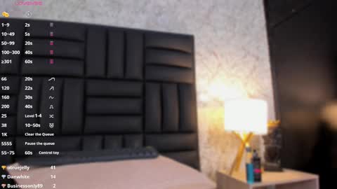 Snapshot of caro_martinezz chatting on March 6, 2025, 8:08 am online show from March 6, 2025, 8:08 am