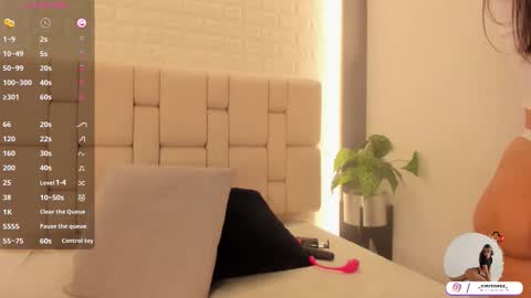 Snapshot of caro_martinezz chatting on September 10, 2025, 11:32 am online show from September 10, 2025, 11:32 am