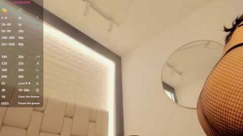 Snapshot of caro_martinezz chatting on September 24, 2025, 11:46 am online show from September 24, 2025, 11:46 am