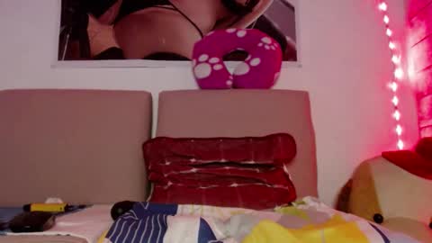 Snapshot of caro_milf_ chatting on December 25, 2024, 8:29 am Caro milf  online show from December 25, 2024, 8:29 am