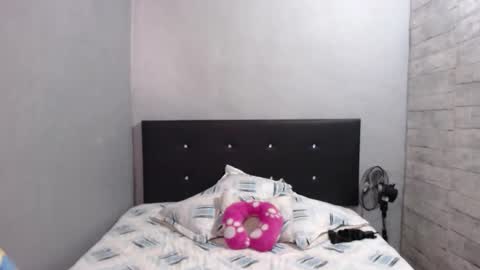 Caro milf  online show from November 4, 2025, 5:23 pm