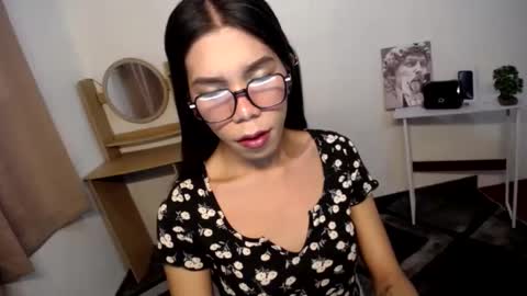 Snapshot of carol_linaxxx chatting on December 8, 2024, 12:40 am Carolina online show from December 8, 2024, 12:40 am