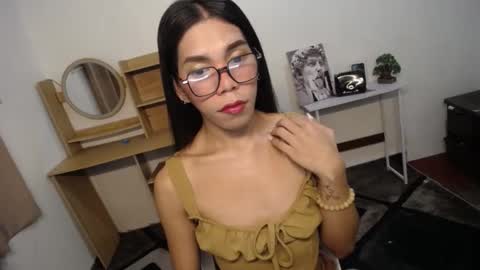 Snapshot of carol_linaxxx chatting on December 20, 2024, 11:10 am Carolina online show from December 20, 2024, 11:10 am