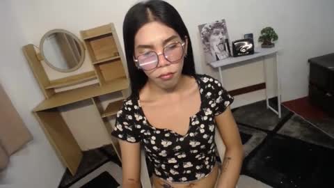 Snapshot of carol_linaxxx chatting on December 22, 2024, 8:16 am Carolina online show from December 22, 2024, 8:16 am