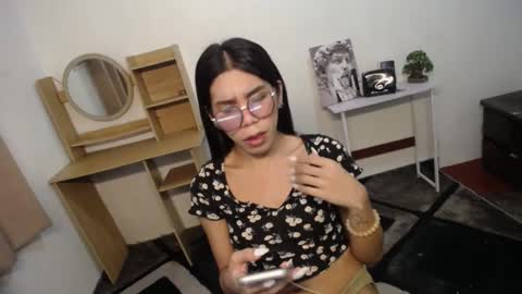 Snapshot of carol_linaxxx chatting on December 22, 2024, 11:22 am Carolina online show from December 22, 2024, 11:22 am