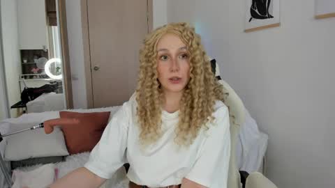 carol_may_ online show from May 15, 2026, 7:04 am