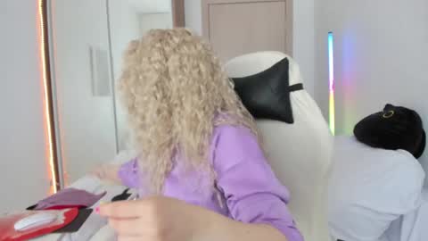 carol_may_ online show from May 26, 2026, 8:10 am