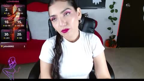 Caroline online show from October 7, 2025, 1:41 pm