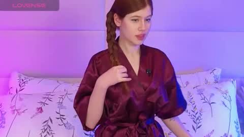 carolainemyers online show from December 4, 2025, 5:43 pm