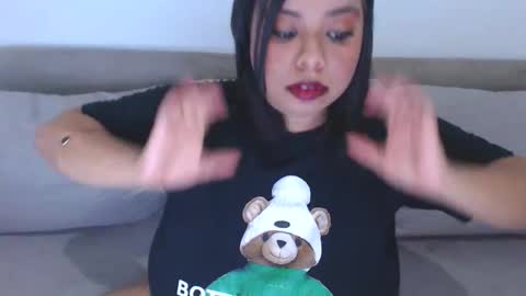 Snapshot of carolaing77 chatting on April 4, 2026, 5:54 pm Caroling online show from April 4, 2026, 5:54 pm