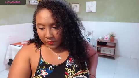 Snapshot of caroldelatorre chatting on February 27, 2025, 7:15 pm Carol de la torre online show from February 27, 2025, 7:15 pm