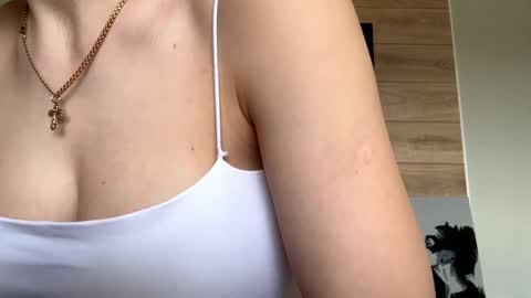 Lisa online show from April 8, 2026, 8:03 am