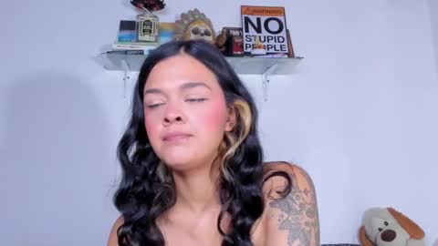 Snapshot of carolina_ml chatting on November 29, 2025, 2:42 pm CarolinaM online show from November 29, 2025, 2:42 pm