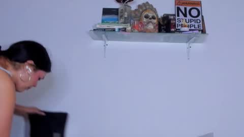 Snapshot of carolina_ml chatting on December 16, 2025, 6:24 pm CarolinaM online show from December 16, 2025, 6:24 pm