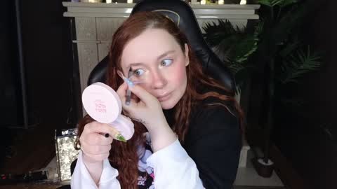 Snapshot of carolina_winter chatting on February 8, 2025, 5:51 am Mira online show from February 8, 2025, 5:51 am