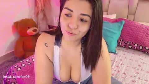 Snapshot of carolinafox_ chatting on March 4, 2026, 5:35 am caroline online show from March 4, 2026, 5:35 am