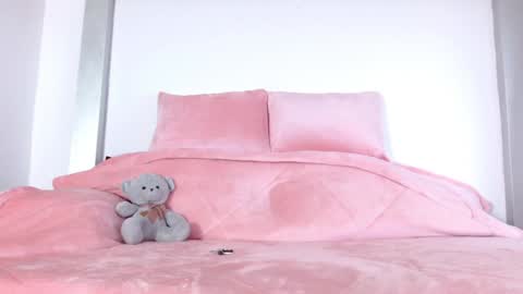 Snapshot of caroline_spanky chatting on January 18, 2025, 10:39 pm caroline online show from January 18, 2025, 10:39 pm