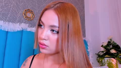 Snapshot of carolineegarcia chatting on December 17, 2024, 2:55 pm CarolineeGarcia online show from December 17, 2024, 2:55 pm