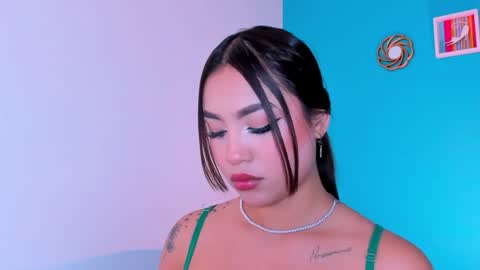 Snapshot of carolineegarcia chatting on February 6, 2025, 1:32 pm CarolineeGarcia online show from February 6, 2025, 1:32 pm
