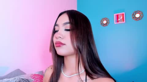 Snapshot of carolineegarcia chatting on February 12, 2025, 4:44 pm CarolineeGarcia online show from February 12, 2025, 4:44 pm
