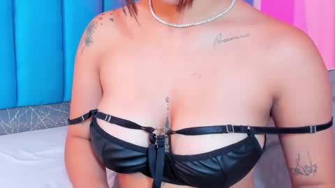 Snapshot of carolineegarcia chatting on February 28, 2025, 9:47 am CarolineeGarcia online show from February 28, 2025, 9:47 am