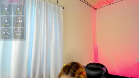 Snapshot of carolineegarcia chatting on October 2, 2025, 1:18 pm CarolineeGarcia online show from October 2, 2025, 1:18 pm